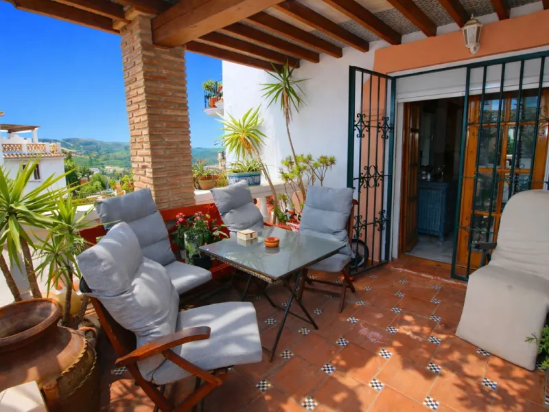 Charming 2 Bedroom 2 Bathroom Townhouse with Sea & Golf Views in Puebla Aida, Mijas Golf