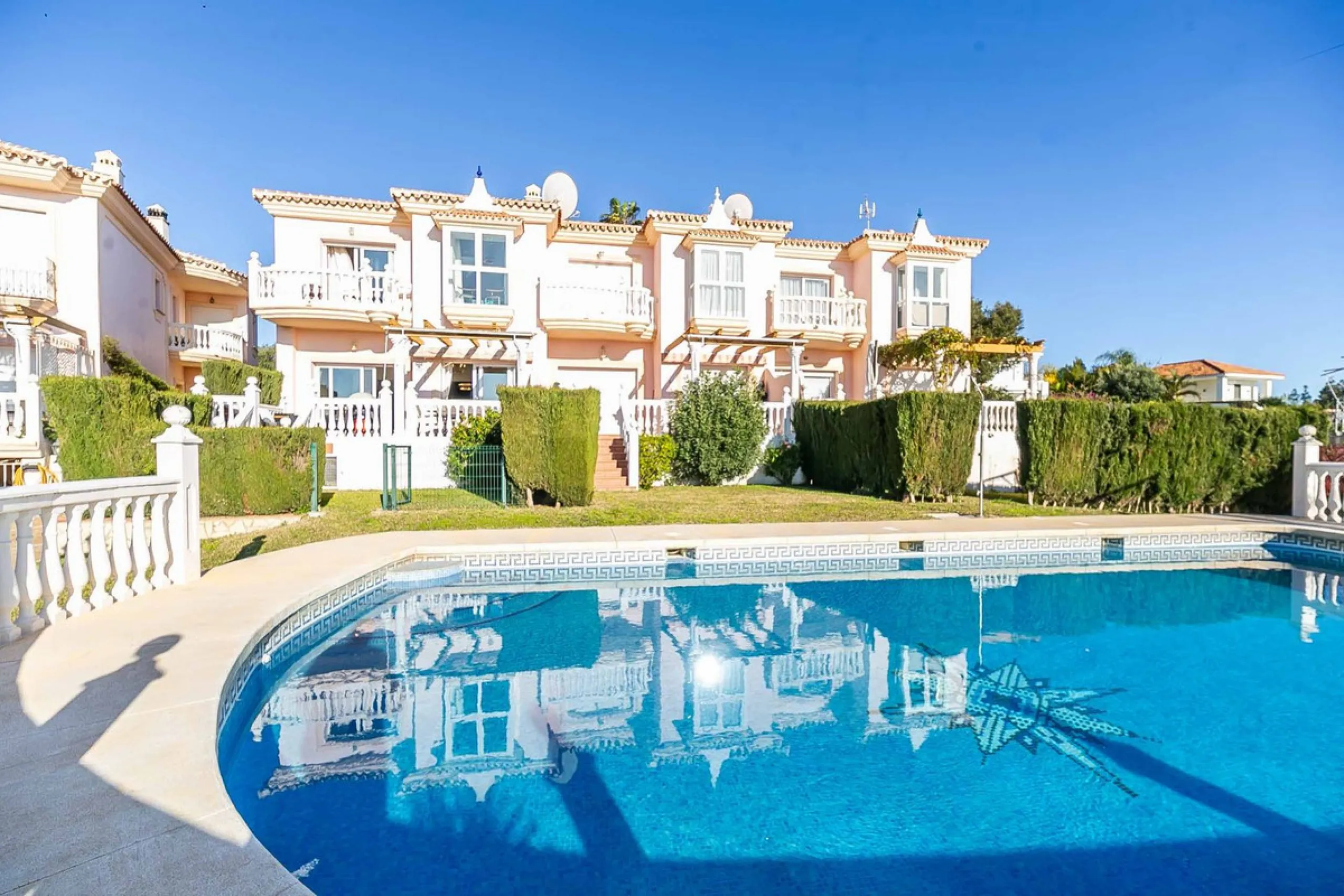 Fantastic townhouse in the prestigious Artola area of Marbella