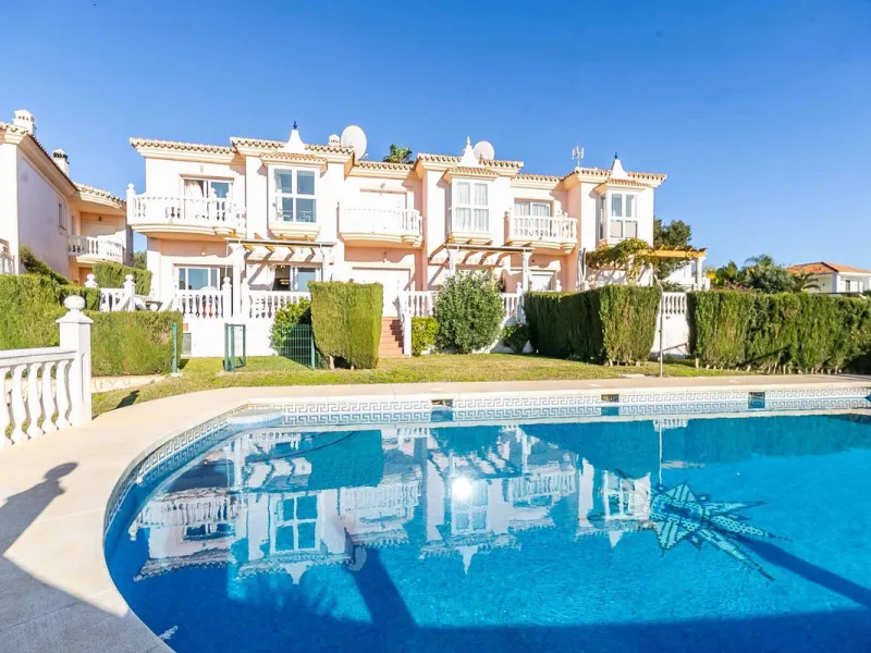Fantastic townhouse in the prestigious Artola area of Marbella