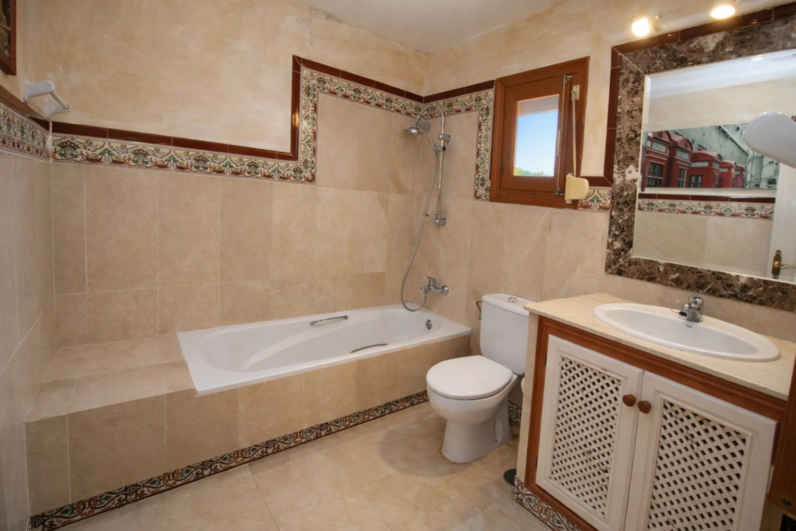 Charming 2 Bedroom 2 Bathroom Townhouse with Sea & Golf Views in Puebla Aida, Mijas Golf