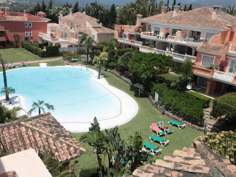 Apartment - Top Floor Apartment в продаже в Estepona, Málaga. В доме 2 спален и 2 ванных комнат. Площадь дома 110 м²