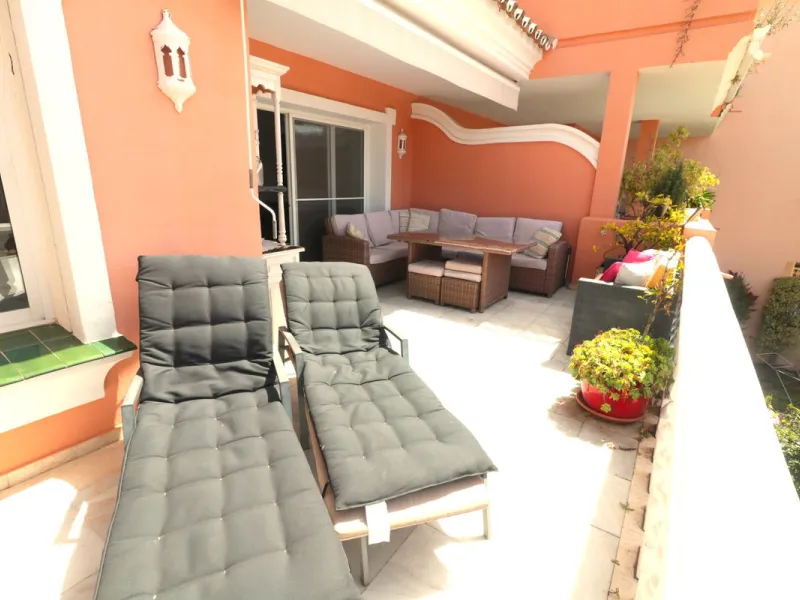 Apartment - Top Floor Apartment в продаже в Estepona, Málaga. В доме 2 спален и 2 ванных комнат. Площадь дома 110 м²