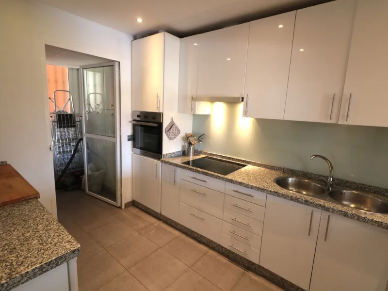 Apartment - Top Floor Apartment в продаже в Estepona, Málaga. В доме 2 спален и 2 ванных комнат. Площадь дома 110 м²