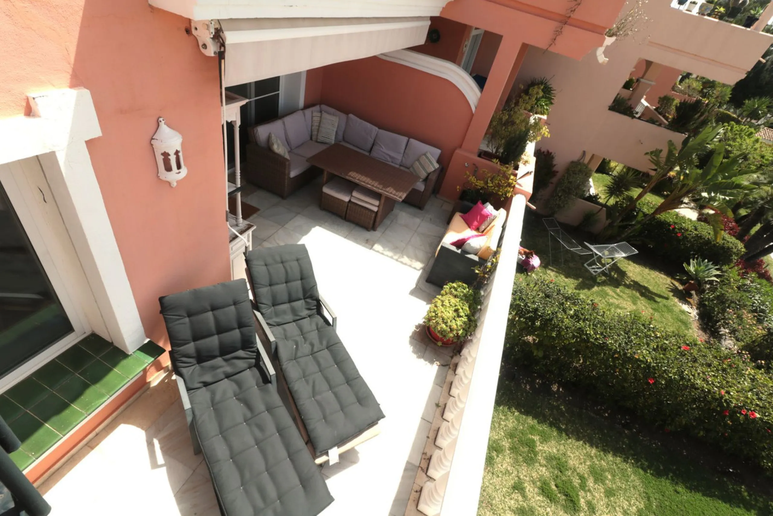 Apartment - Top Floor Apartment в продаже в Estepona, Málaga. В доме 2 спален и 2 ванных комнат. Площадь дома 110 м²