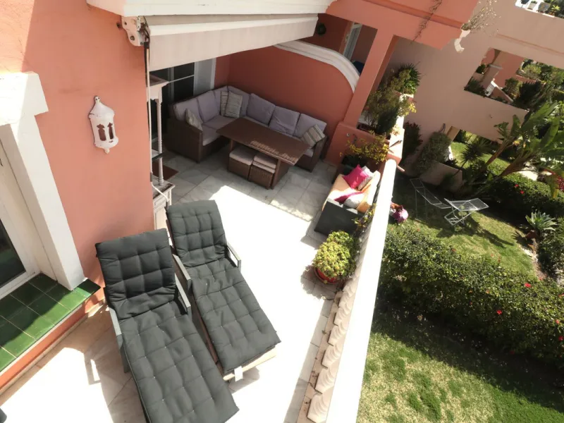 Apartment - Top Floor Apartment в продаже в Estepona, Málaga. В доме 2 спален и 2 ванных комнат. Площадь дома 110 м²
