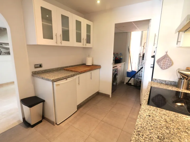 Apartment - Top Floor Apartment в продаже в Estepona, Málaga. В доме 2 спален и 2 ванных комнат. Площадь дома 110 м²