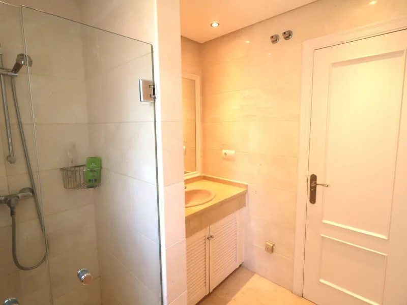 Apartment - Top Floor Apartment в продаже в Estepona, Málaga. В доме 2 спален и 2 ванных комнат. Площадь дома 110 м²