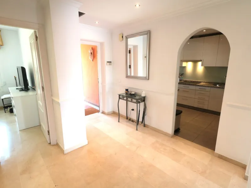 Apartment - Top Floor Apartment в продаже в Estepona, Málaga. В доме 2 спален и 2 ванных комнат. Площадь дома 110 м²