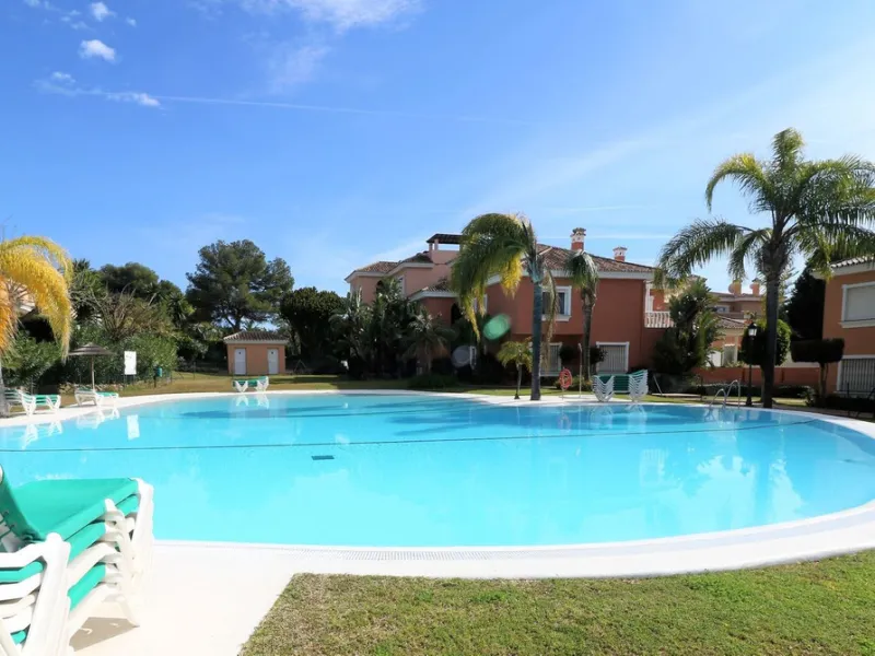 Apartment - Top Floor Apartment в продаже в Estepona, Málaga. В доме 2 спален и 2 ванных комнат. Площадь дома 110 м²