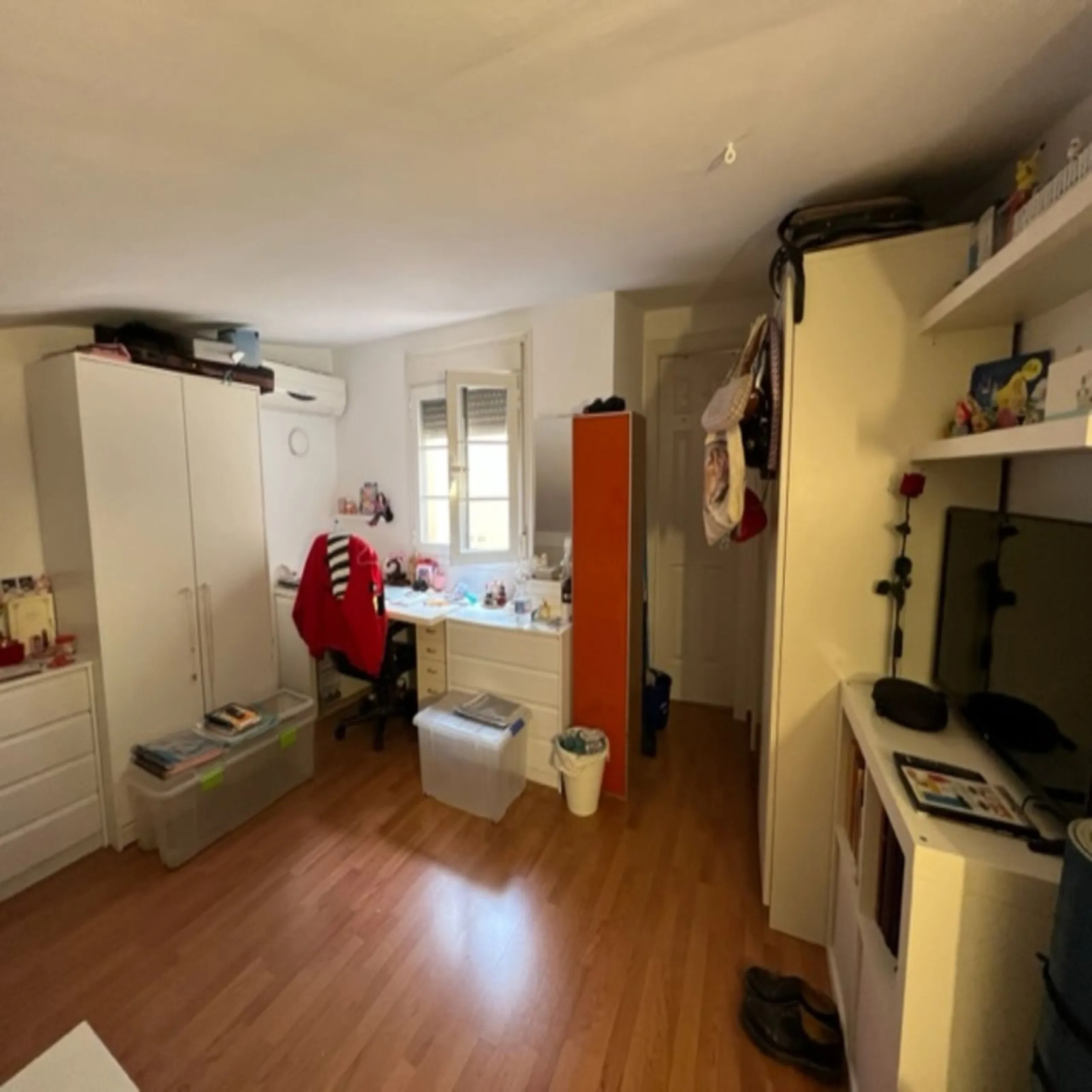 Apartment - Top Floor Apartment в продаже в Málaga, Málaga. В доме 2 спален и 2 ванных комнат. Площадь дома 80 м²