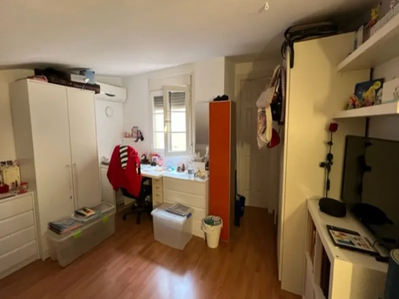 Apartment - Top Floor Apartment в продаже в Málaga, Málaga. В доме 2 спален и 2 ванных комнат. Площадь дома 80 м²
