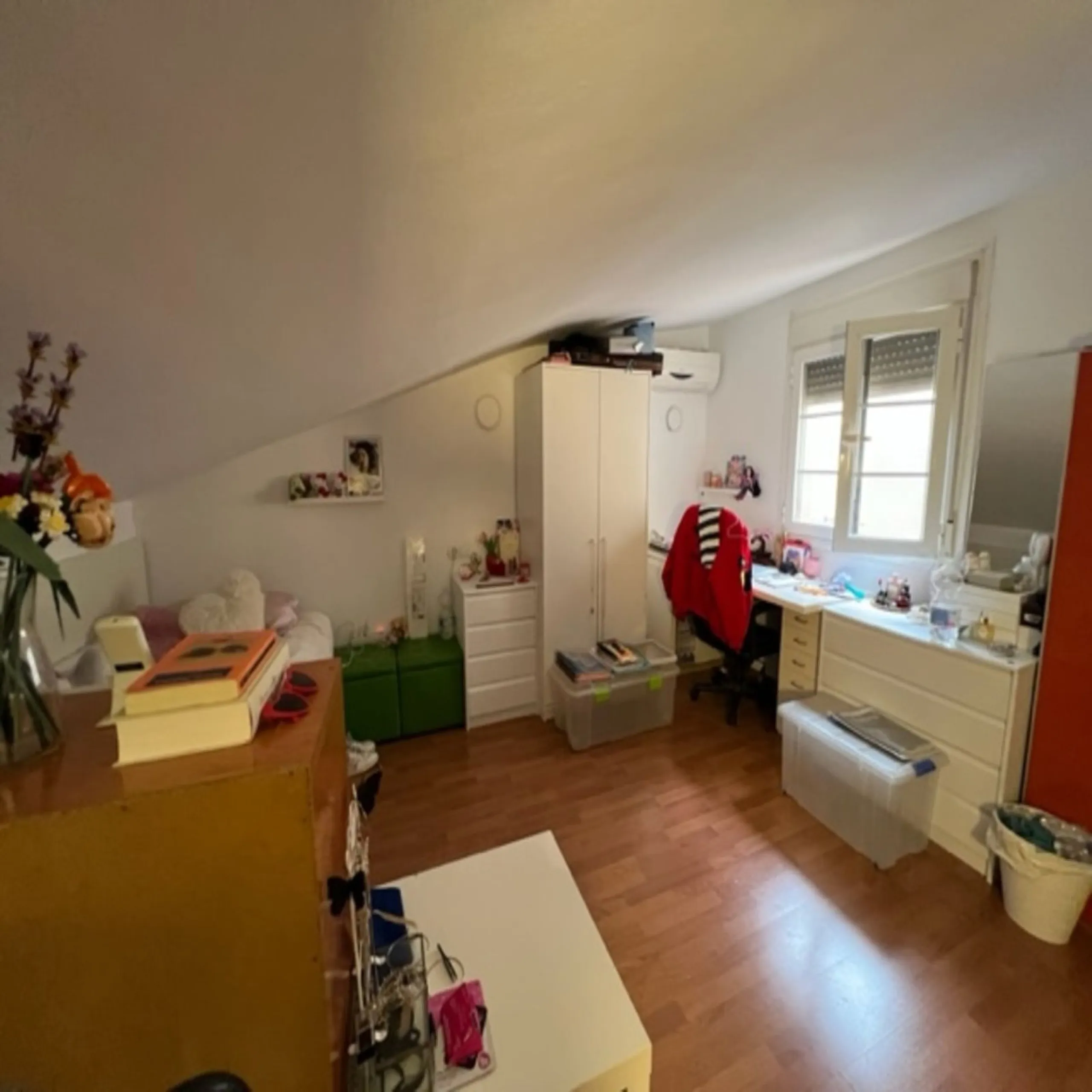 Apartment - Top Floor Apartment в продаже в Málaga, Málaga. В доме 2 спален и 2 ванных комнат. Площадь дома 80 м²