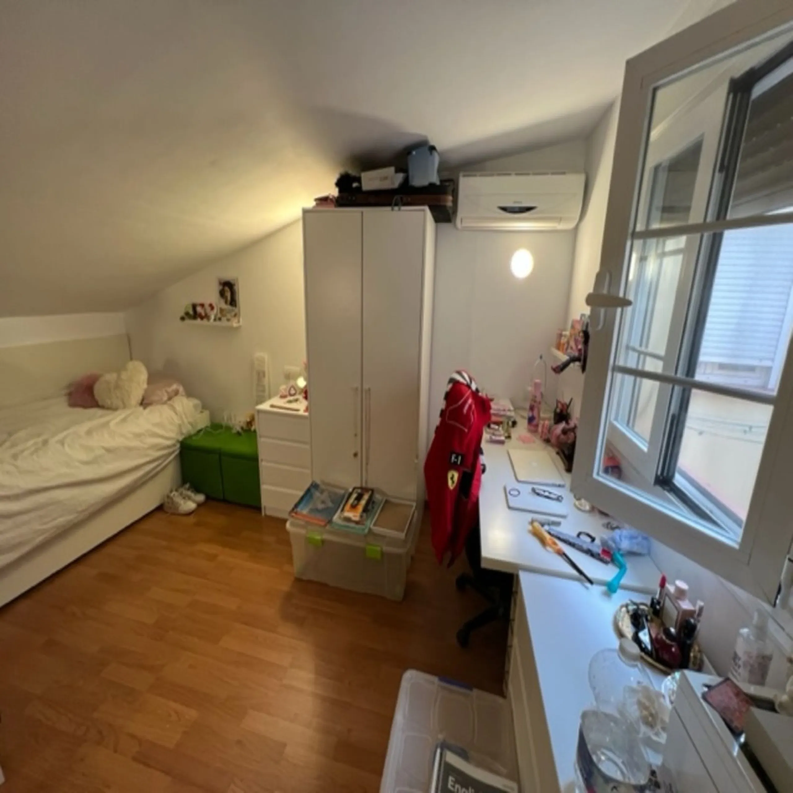 Apartment - Top Floor Apartment в продаже в Málaga, Málaga. В доме 2 спален и 2 ванных комнат. Площадь дома 80 м²