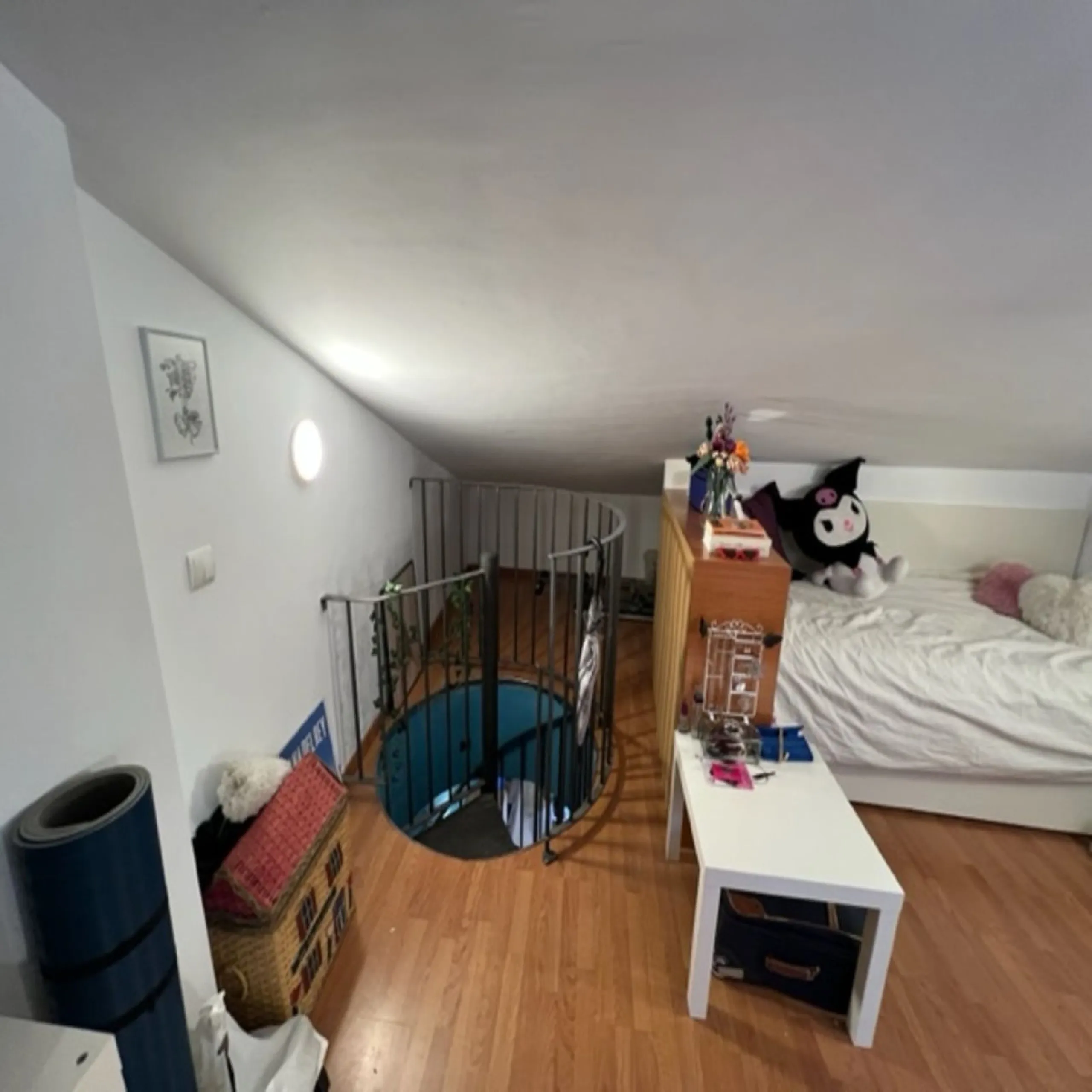 Apartment - Top Floor Apartment в продаже в Málaga, Málaga. В доме 2 спален и 2 ванных комнат. Площадь дома 80 м²