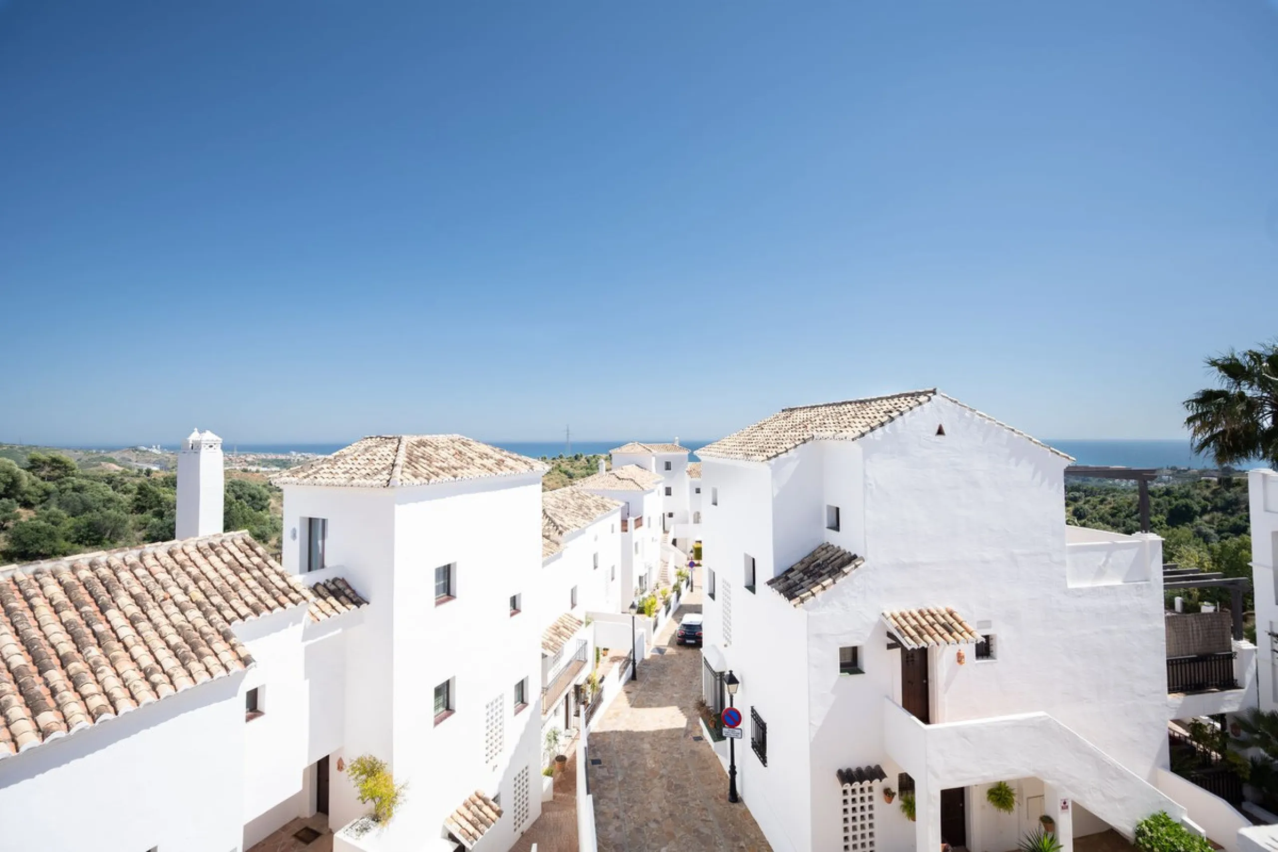 Nestled in the charming Andalusian-style urbanization of Pueblo Los Monteros in Altos de Marbella, this extraordinary apartment blends traditional elegance with modern sophistication. Originally two separate side-by-side duplex properties, this residence 