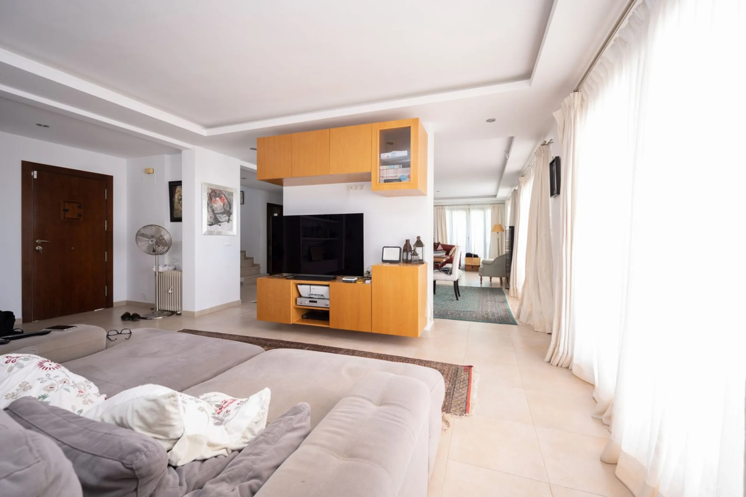 Nestled in the charming Andalusian-style urbanization of Pueblo Los Monteros in Altos de Marbella, this extraordinary apartment blends traditional elegance with modern sophistication. Originally two separate side-by-side duplex properties, this residence 