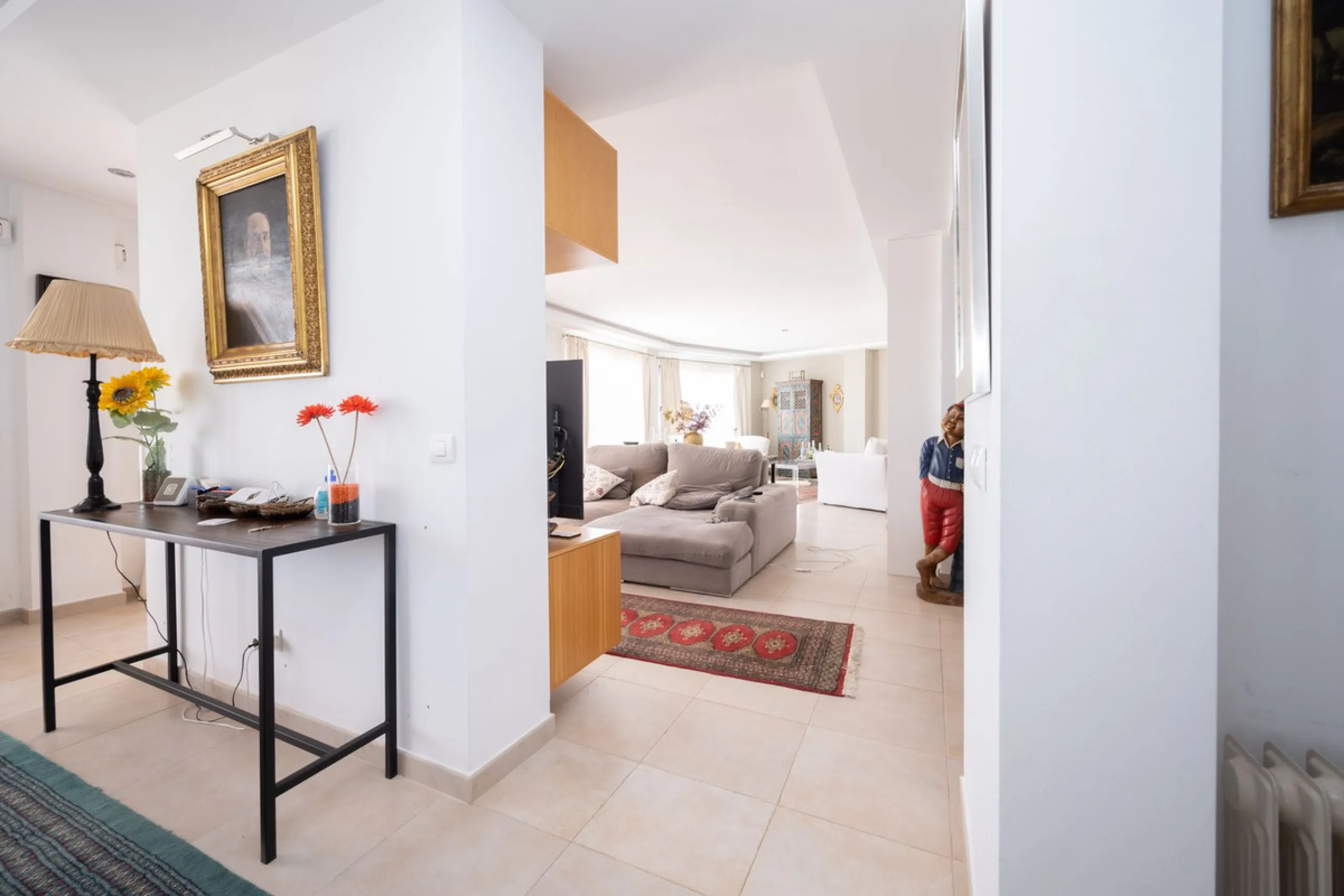 Nestled in the charming Andalusian-style urbanization of Pueblo Los Monteros in Altos de Marbella, this extraordinary apartment blends traditional elegance with modern sophistication. Originally two separate side-by-side duplex properties, this residence 