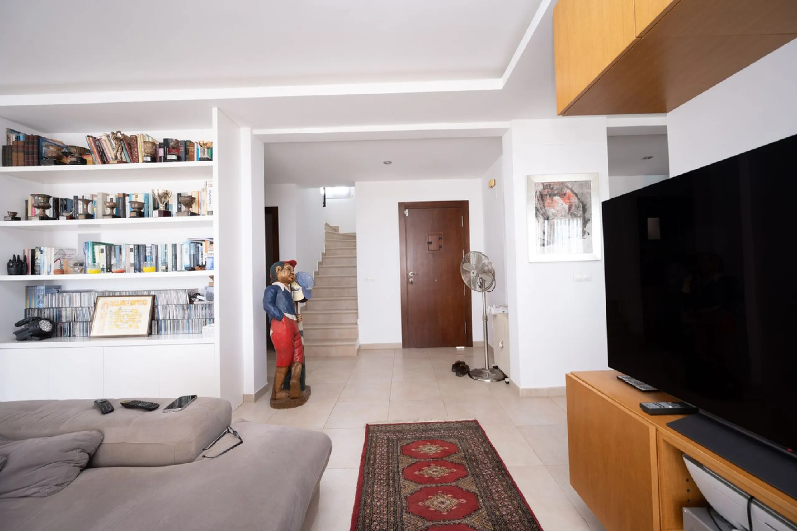 Nestled in the charming Andalusian-style urbanization of Pueblo Los Monteros in Altos de Marbella, this extraordinary apartment blends traditional elegance with modern sophistication. Originally two separate side-by-side duplex properties, this residence 