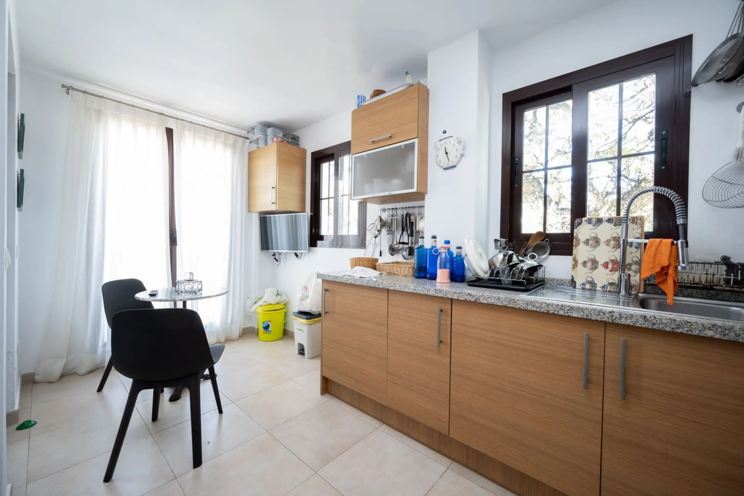 Nestled in the charming Andalusian-style urbanization of Pueblo Los Monteros in Altos de Marbella, this extraordinary apartment blends traditional elegance with modern sophistication. Originally two separate side-by-side duplex properties, this residence 