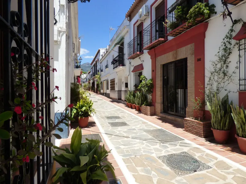 Excellent investment and location for this urban plot!