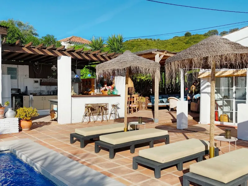 Holiday rental business opportunity: Licensed country house with growth potential in the best area of ​​Alhaurin.
