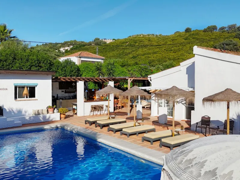 Holiday rental business opportunity: Licensed country house with growth potential in the best area of ​​Alhaurin.