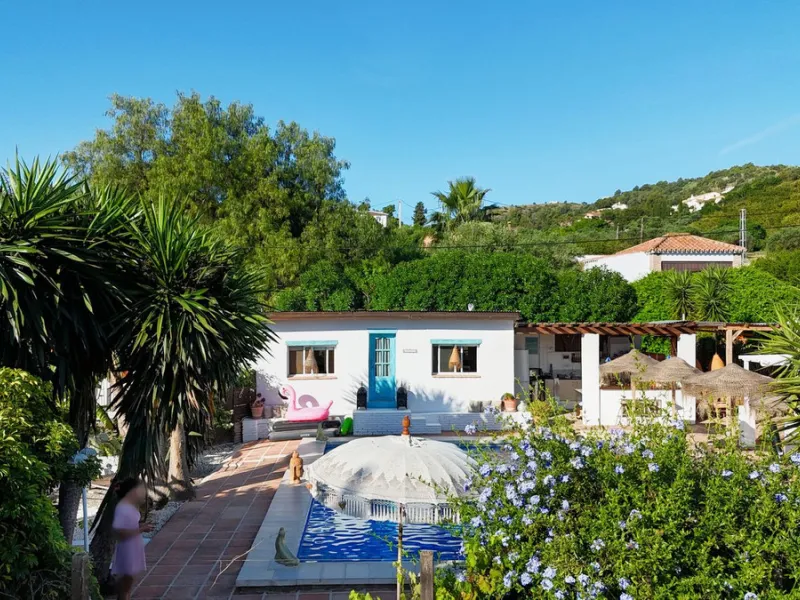 Holiday rental business opportunity: Licensed country house with growth potential in the best area of ​​Alhaurin.