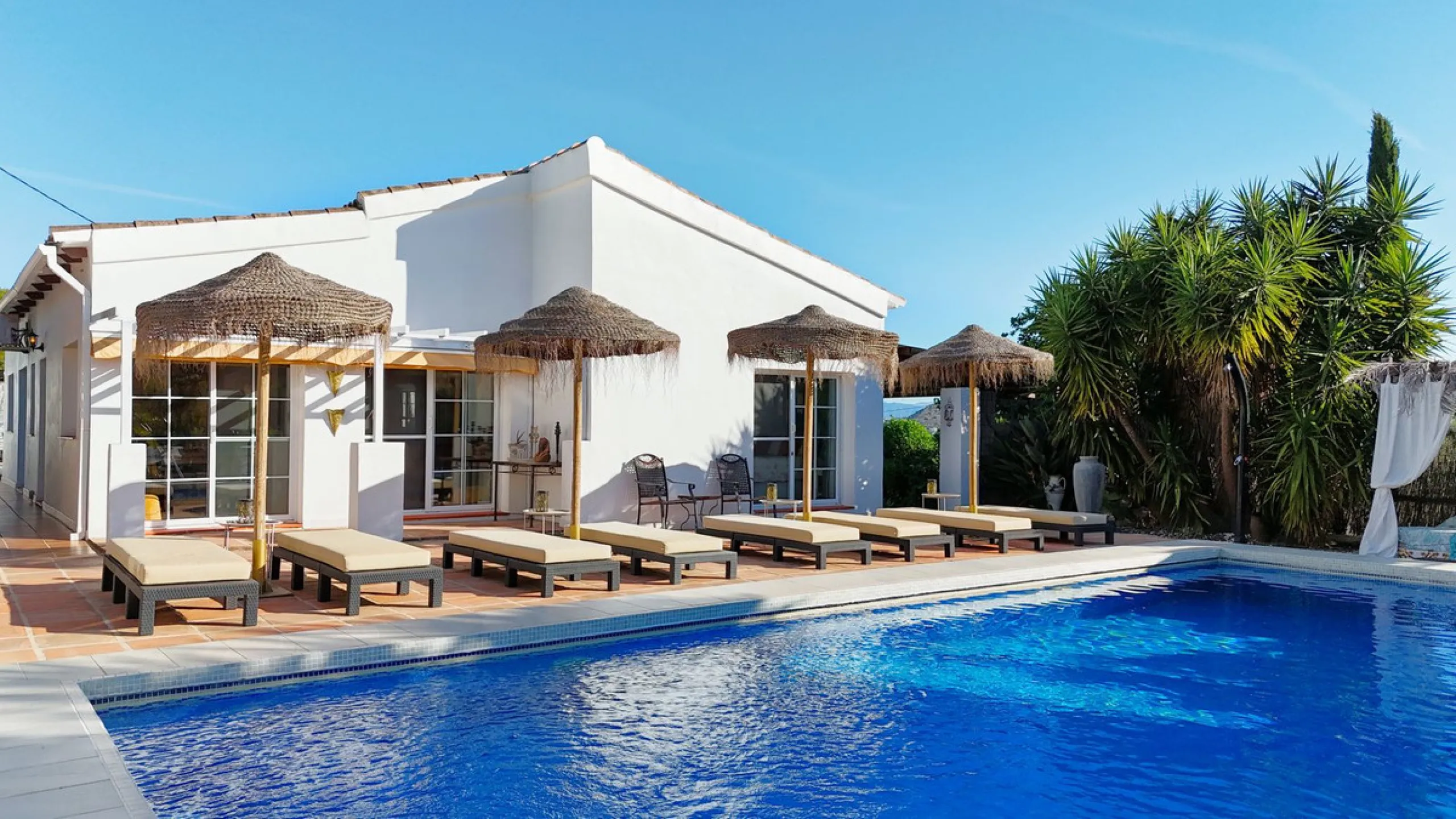 Holiday rental business opportunity: Licensed country house with growth potential in the best area of ​​Alhaurin.