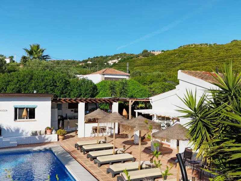 Holiday rental business opportunity: Licensed country house with growth potential in the best area of ​​Alhaurin.