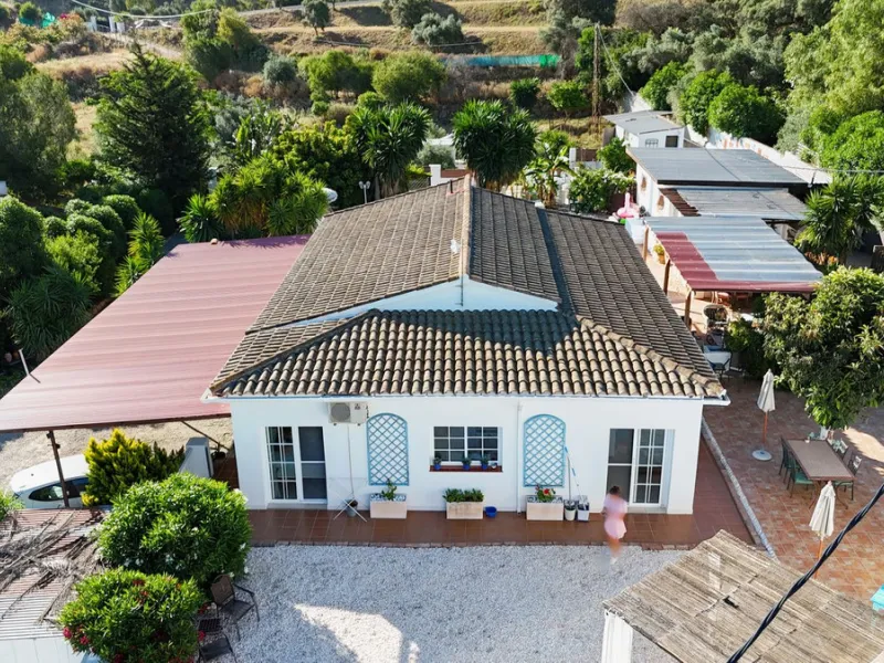 Holiday rental business opportunity: Licensed country house with growth potential in the best area of ​​Alhaurin.