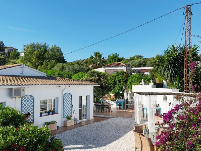 Holiday rental business opportunity: Licensed country house with growth potential in the best area of ​​Alhaurin.