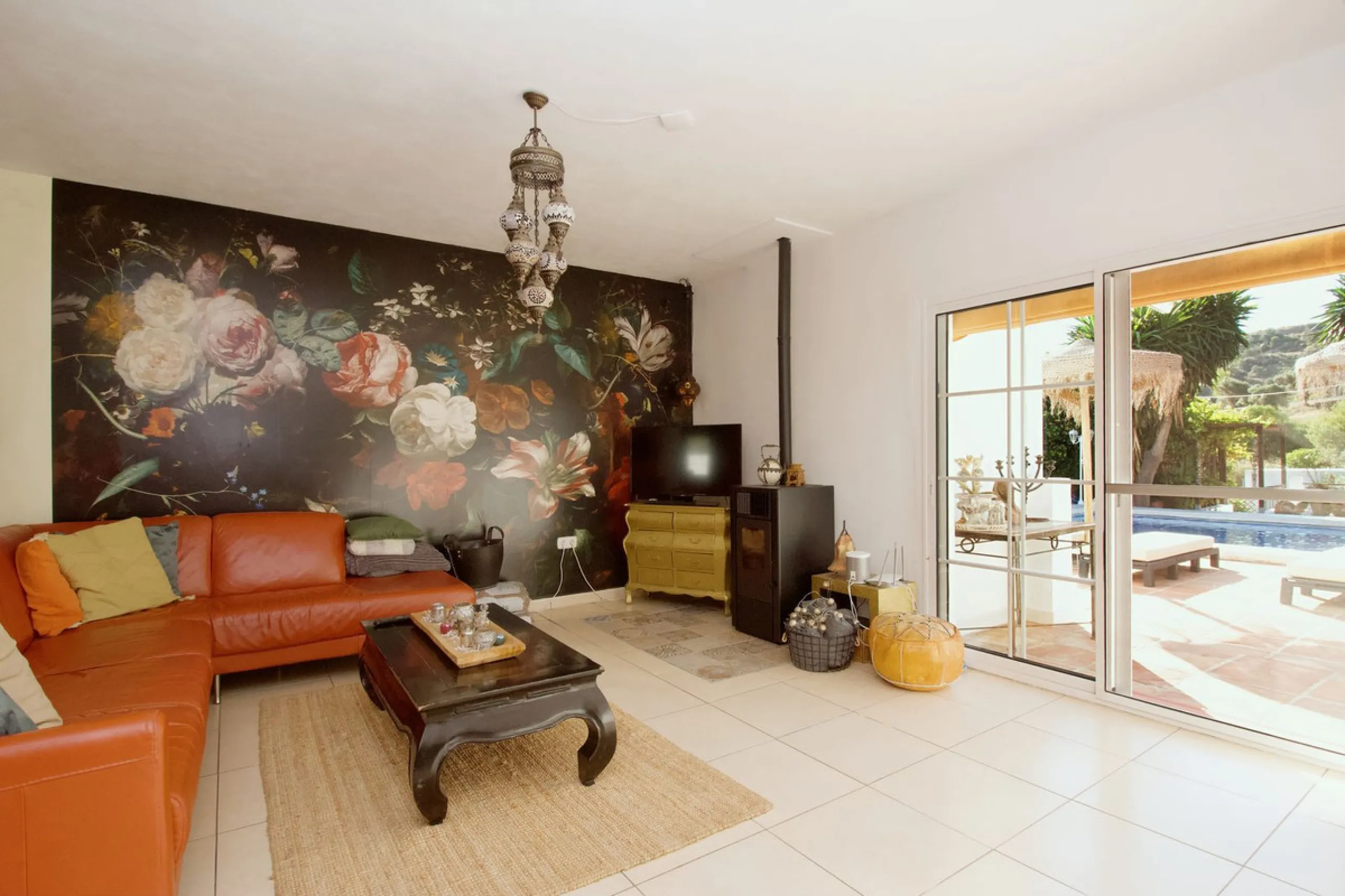Holiday rental business opportunity: Licensed country house with growth potential in the best area of ​​Alhaurin.
