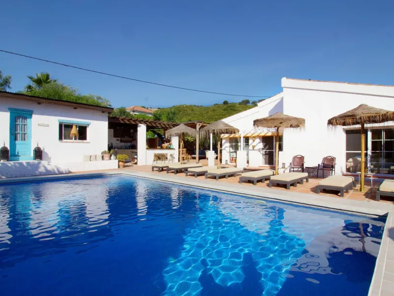 Holiday rental business opportunity: Licensed country house with growth potential in the best area of ​​Alhaurin.