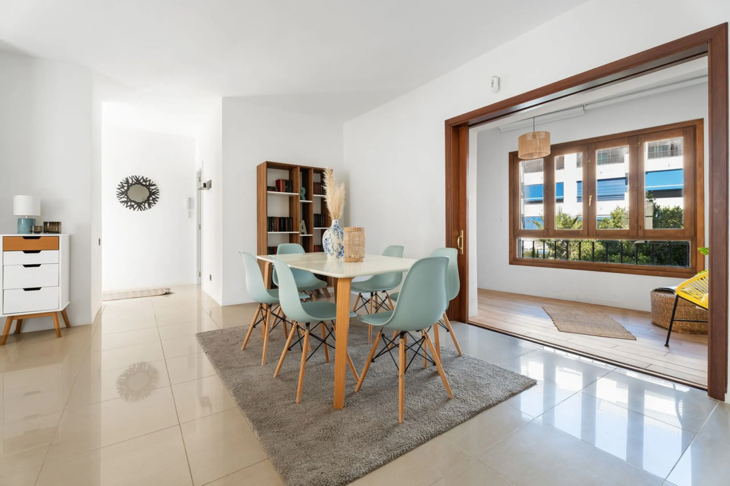 Apartment - Middle Floor Apartment в продаже в Marbella, Málaga. В доме 3 спален и 2 ванных комнат. Площадь дома 129 м²
