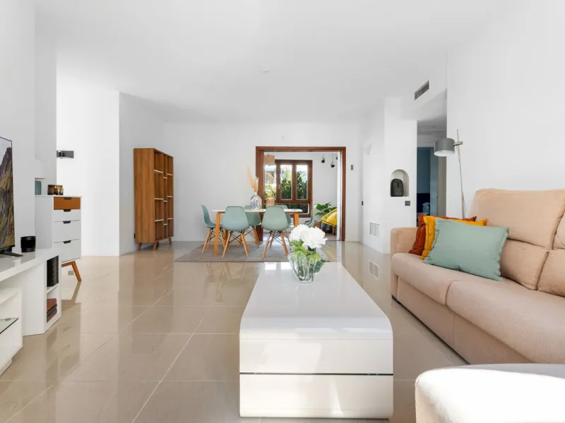 Apartment - Middle Floor Apartment в продаже в Marbella, Málaga. В доме 3 спален и 2 ванных комнат. Площадь дома 129 м²