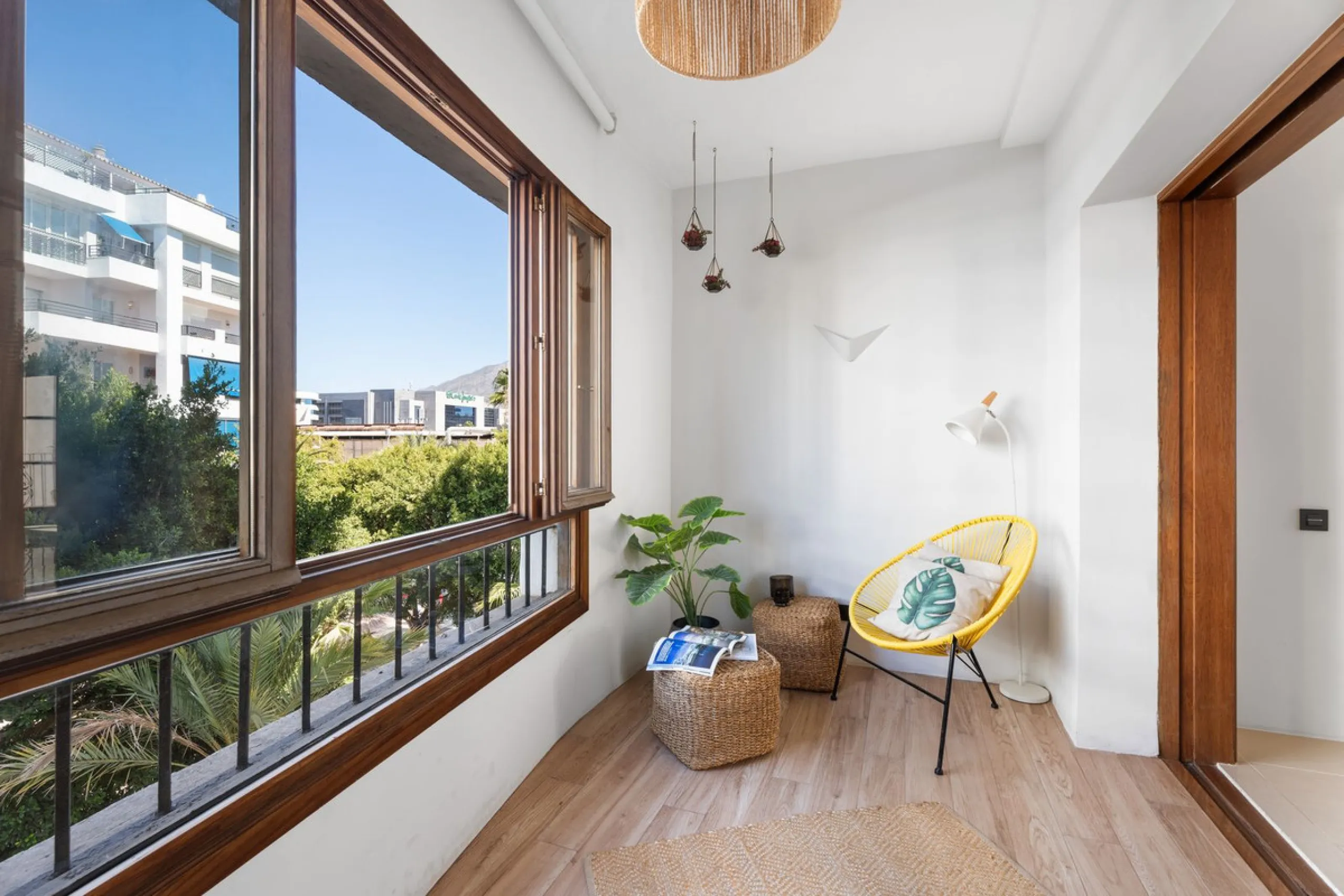 Apartment - Middle Floor Apartment в продаже в Marbella, Málaga. В доме 3 спален и 2 ванных комнат. Площадь дома 129 м²