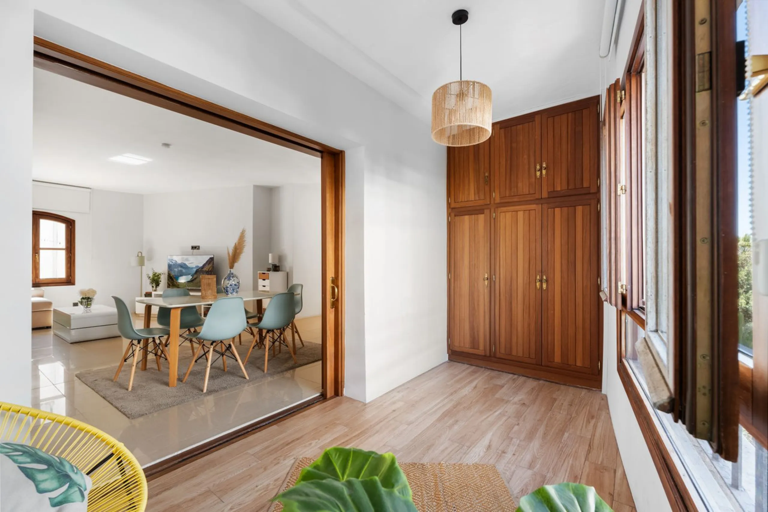 Apartment - Middle Floor Apartment в продаже в Marbella, Málaga. В доме 3 спален и 2 ванных комнат. Площадь дома 129 м²