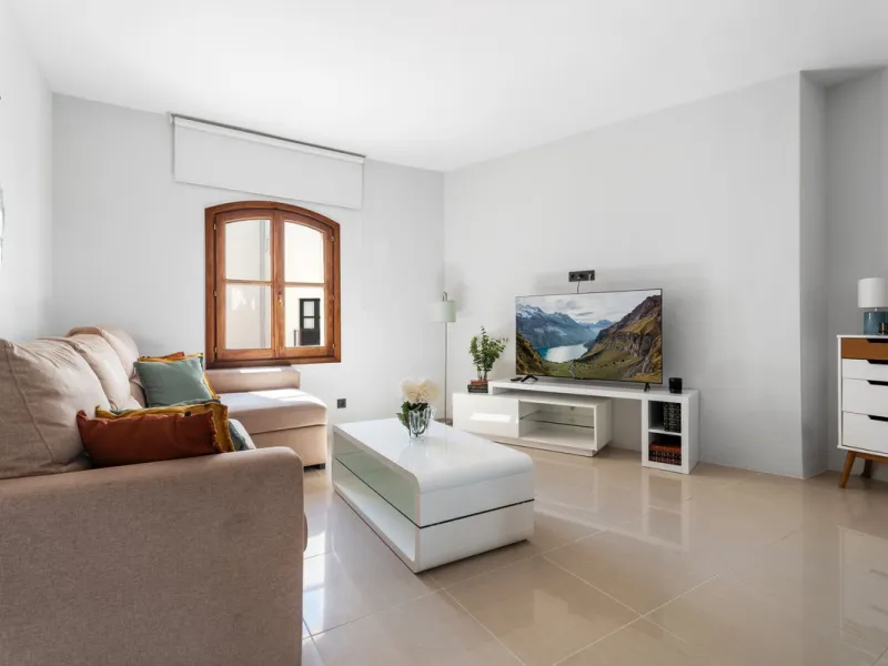 Apartment - Middle Floor Apartment в продаже в Marbella, Málaga. В доме 3 спален и 2 ванных комнат. Площадь дома 129 м²
