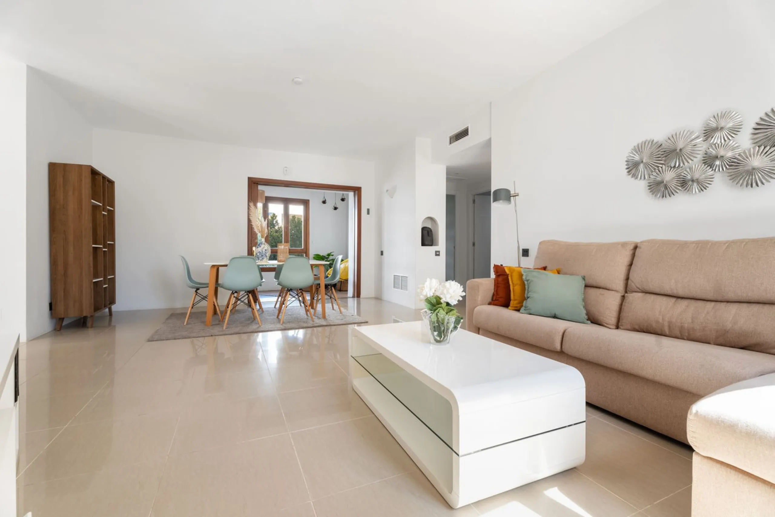 Apartment - Middle Floor Apartment в продаже в Marbella, Málaga. В доме 3 спален и 2 ванных комнат. Площадь дома 129 м²