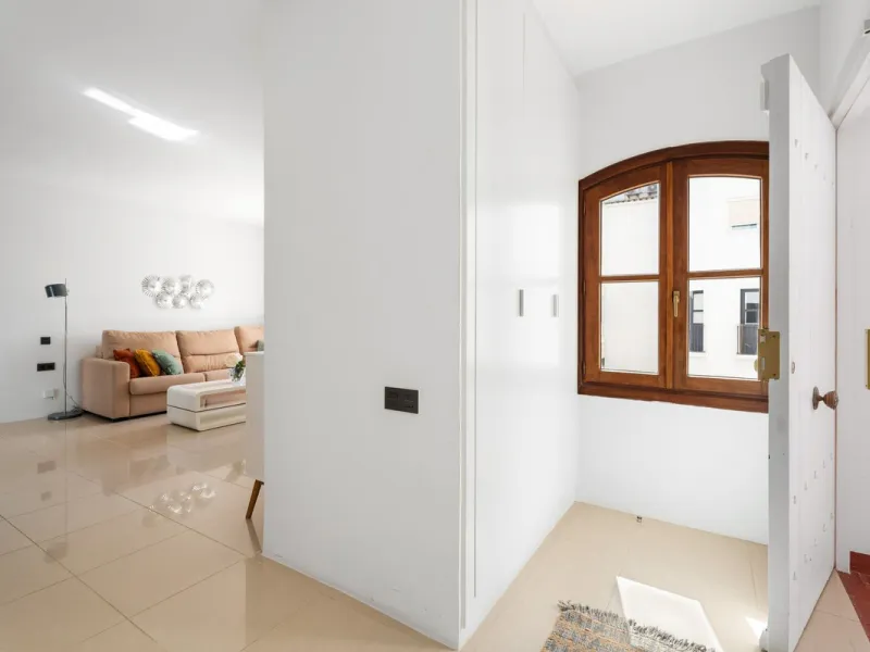 Apartment - Middle Floor Apartment в продаже в Marbella, Málaga. В доме 3 спален и 2 ванных комнат. Площадь дома 129 м²