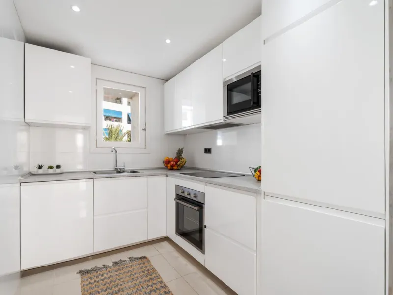 Apartment - Middle Floor Apartment в продаже в Marbella, Málaga. В доме 3 спален и 2 ванных комнат. Площадь дома 129 м²