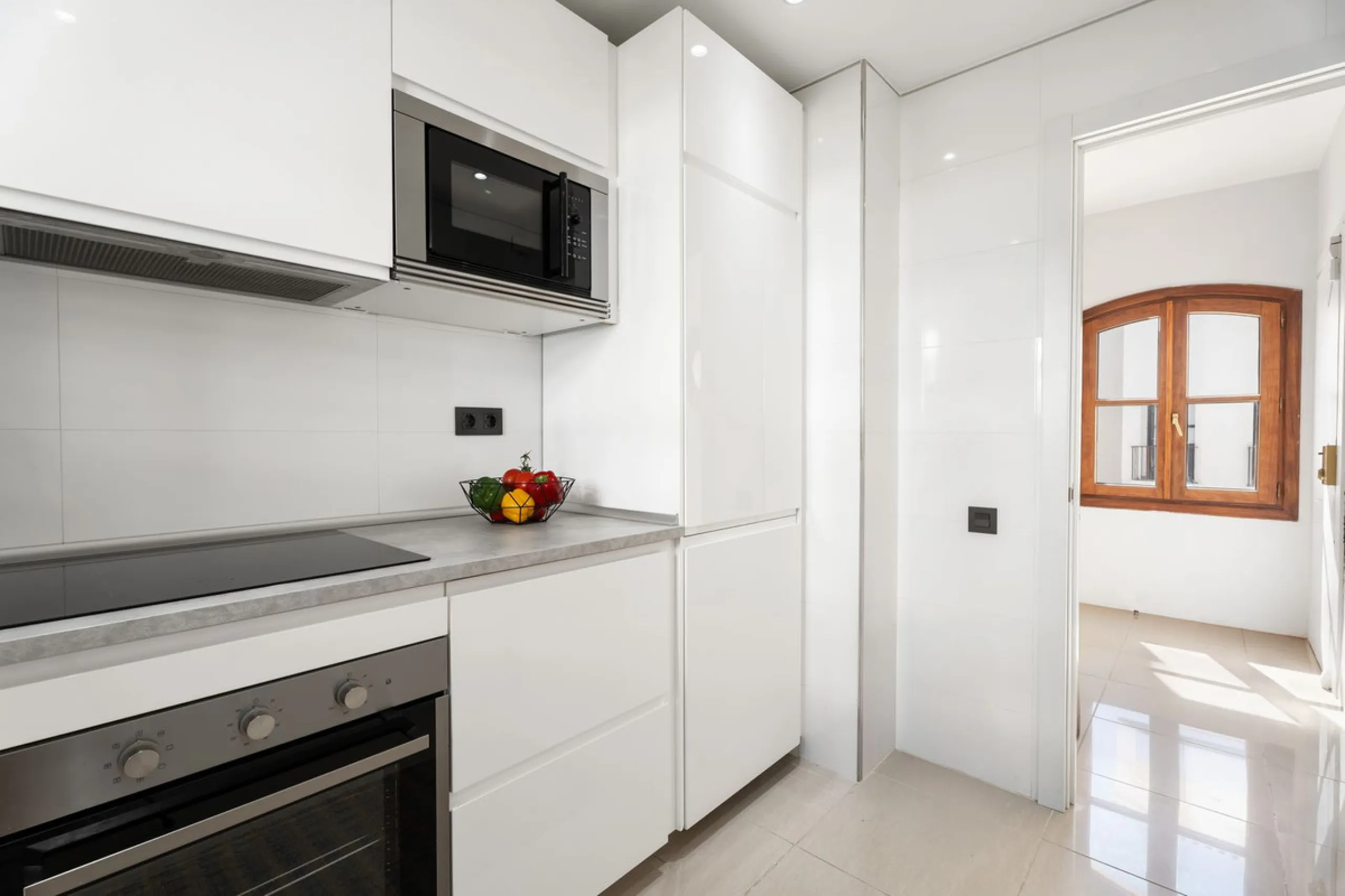 Apartment - Middle Floor Apartment в продаже в Marbella, Málaga. В доме 3 спален и 2 ванных комнат. Площадь дома 129 м²
