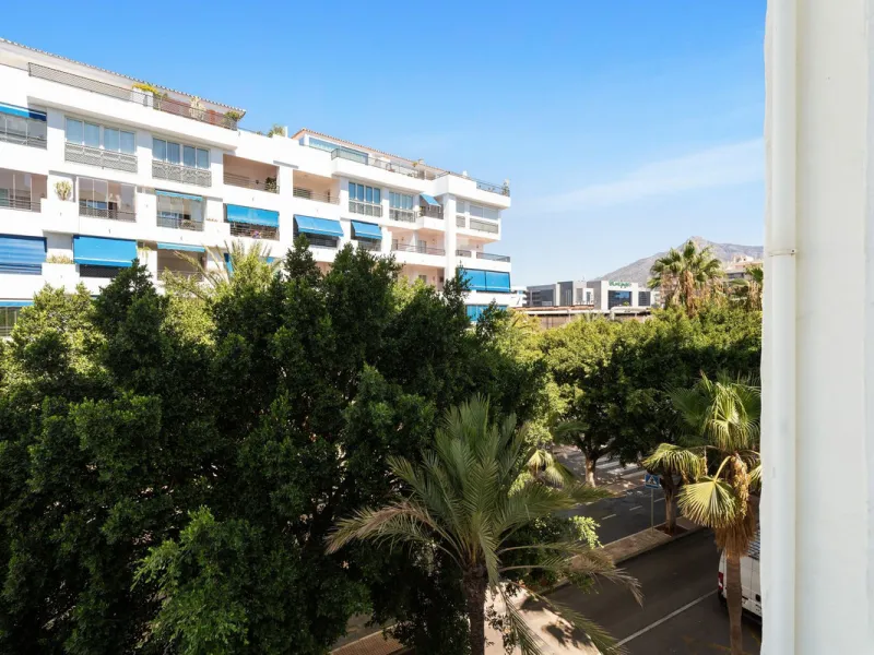 Apartment - Middle Floor Apartment в продаже в Marbella, Málaga. В доме 3 спален и 2 ванных комнат. Площадь дома 129 м²