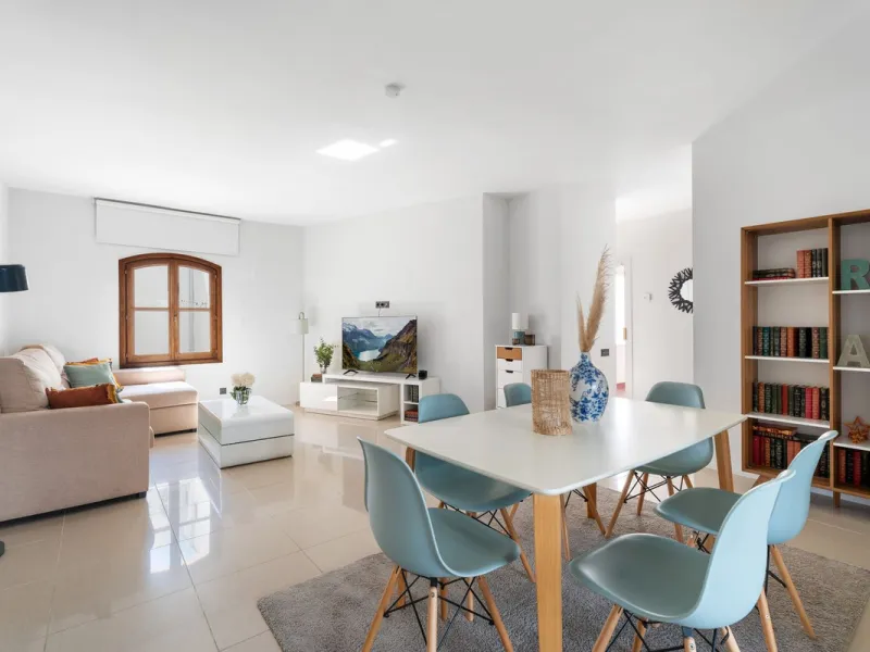 Apartment - Middle Floor Apartment в продаже в Marbella, Málaga. В доме 3 спален и 2 ванных комнат. Площадь дома 129 м²