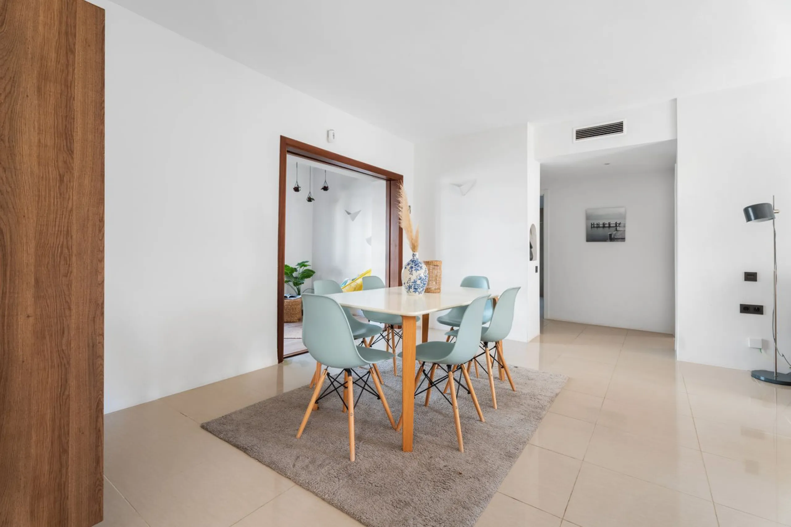 Apartment - Middle Floor Apartment в продаже в Marbella, Málaga. В доме 3 спален и 2 ванных комнат. Площадь дома 129 м²