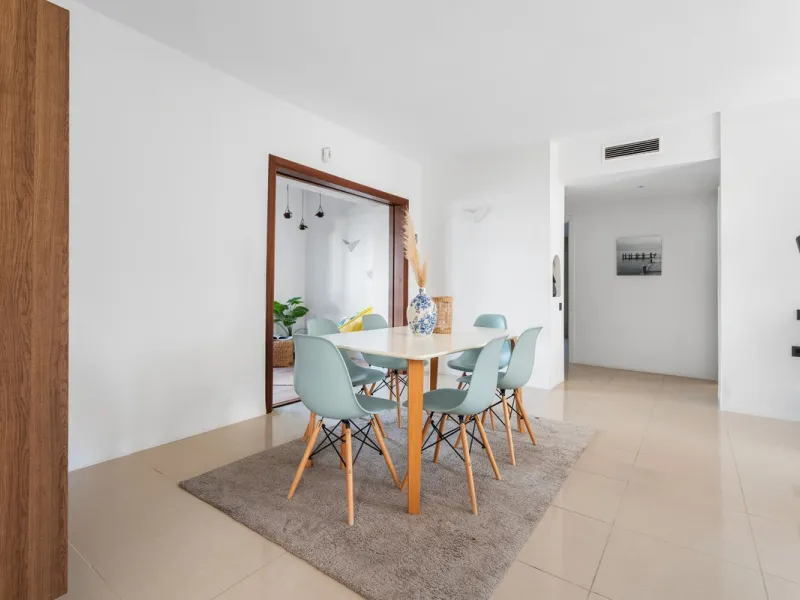 Apartment - Middle Floor Apartment в продаже в Marbella, Málaga. В доме 3 спален и 2 ванных комнат. Площадь дома 129 м²