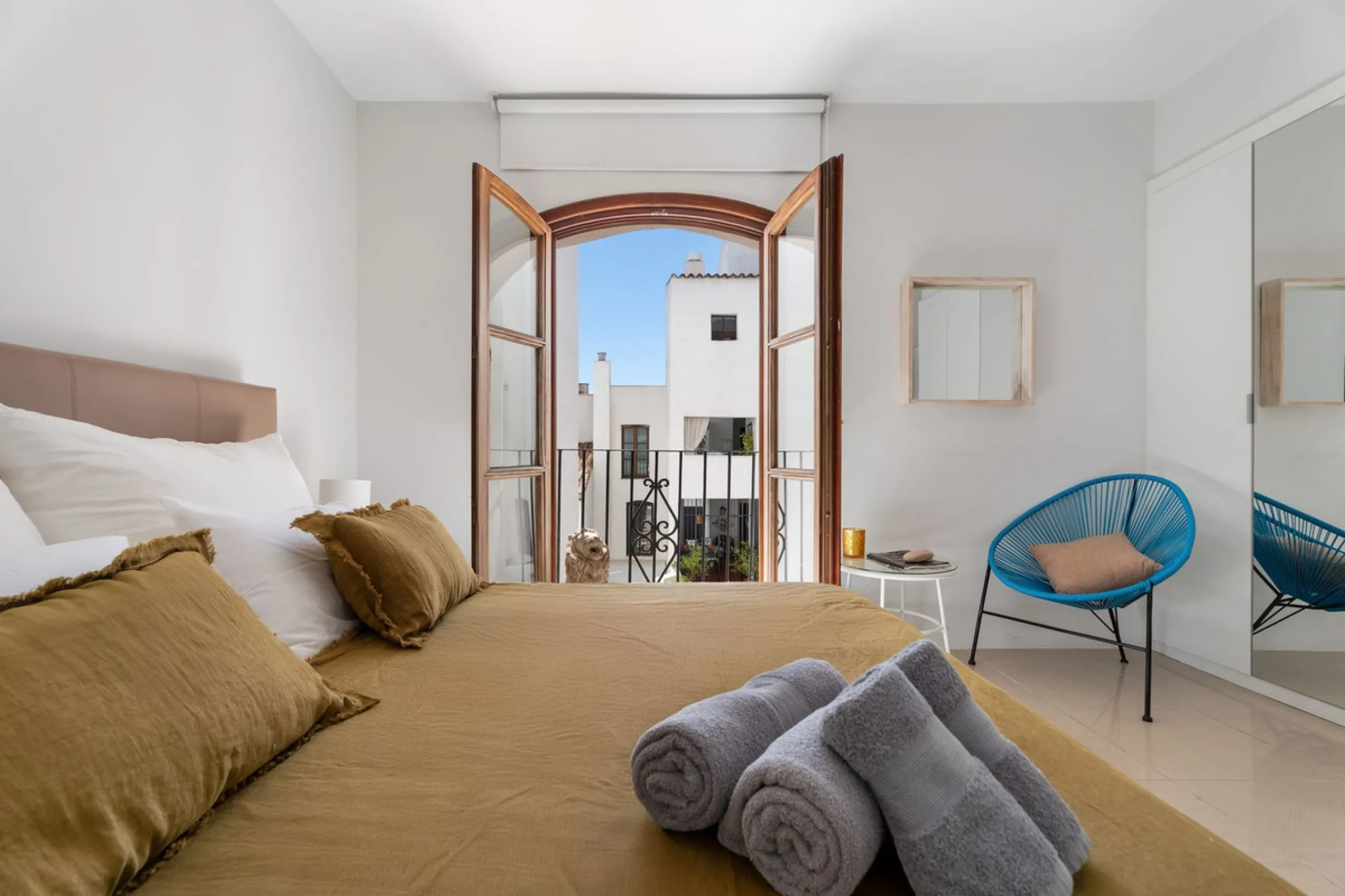 Apartment - Middle Floor Apartment в продаже в Marbella, Málaga. В доме 3 спален и 2 ванных комнат. Площадь дома 129 м²