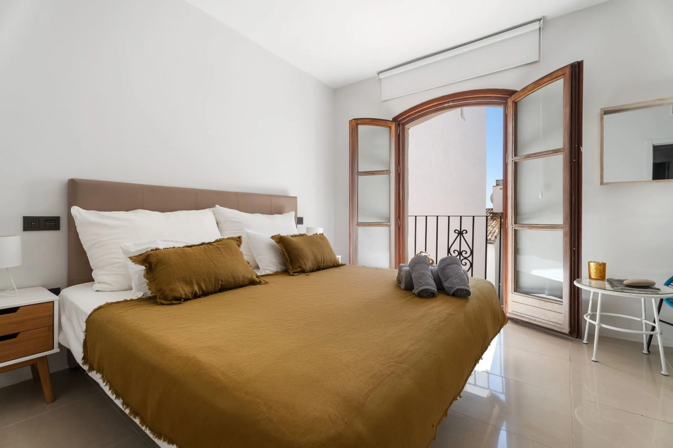 Apartment - Middle Floor Apartment в продаже в Marbella, Málaga. В доме 3 спален и 2 ванных комнат. Площадь дома 129 м²