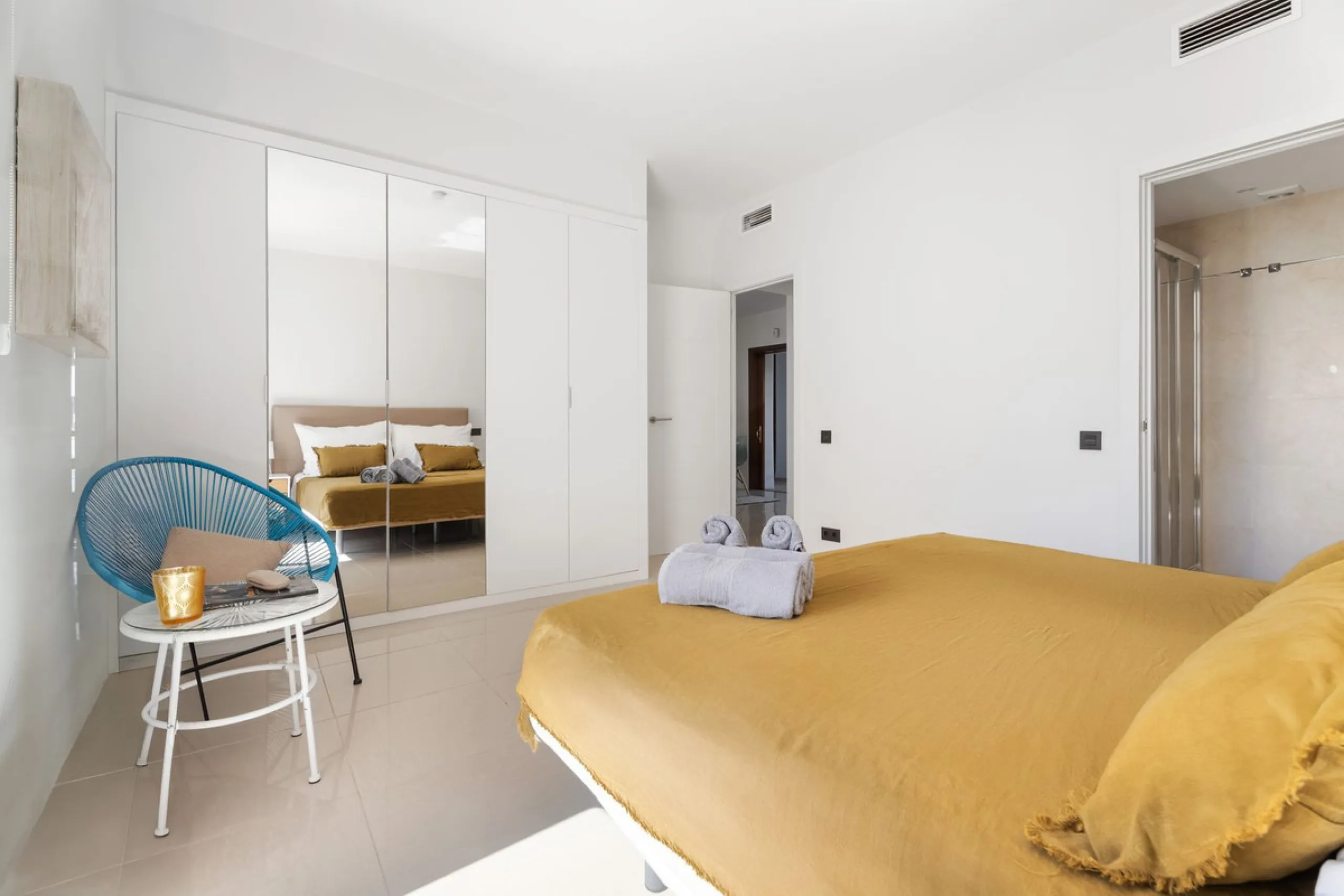 Apartment - Middle Floor Apartment в продаже в Marbella, Málaga. В доме 3 спален и 2 ванных комнат. Площадь дома 129 м²