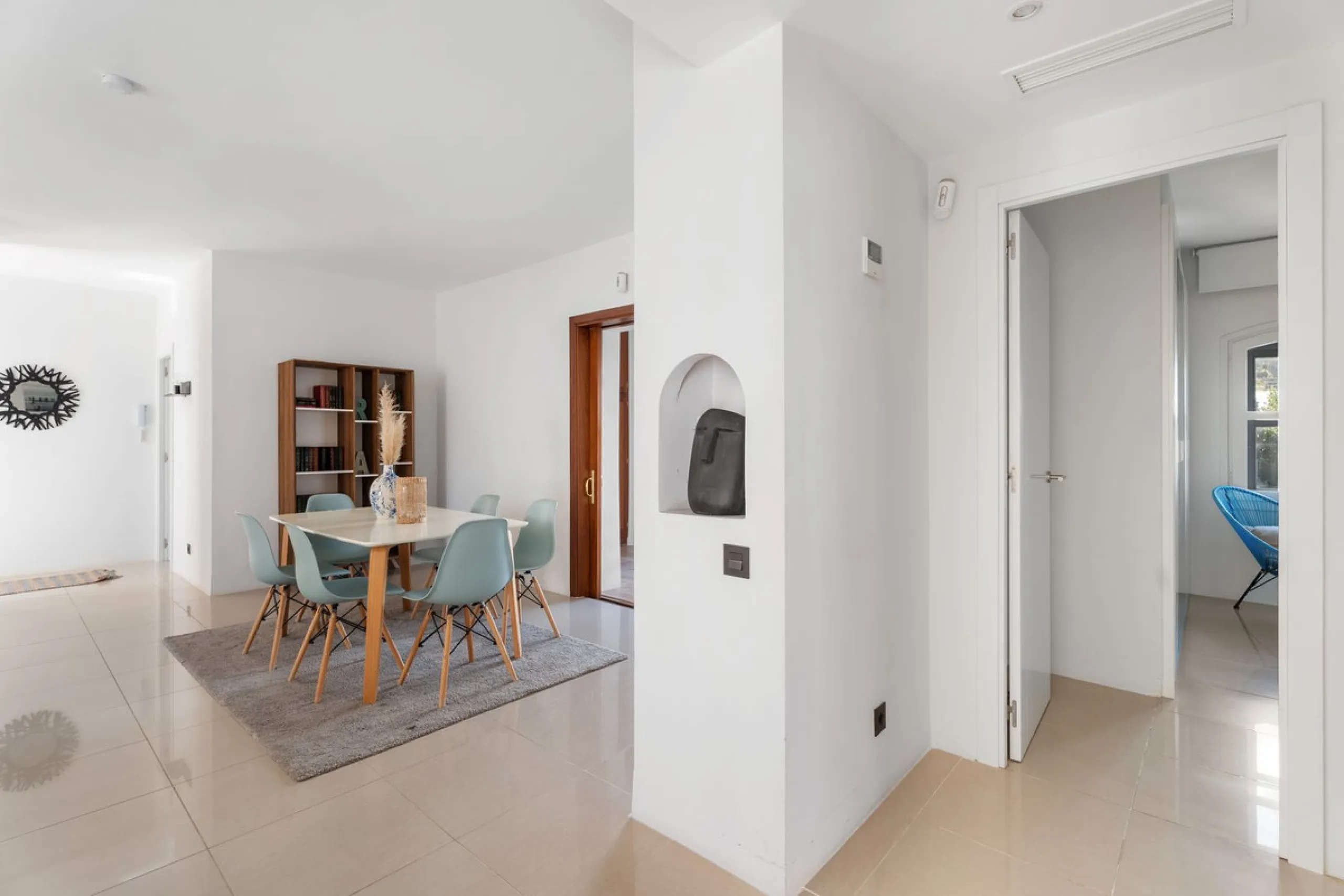 Apartment - Middle Floor Apartment в продаже в Marbella, Málaga. В доме 3 спален и 2 ванных комнат. Площадь дома 129 м²